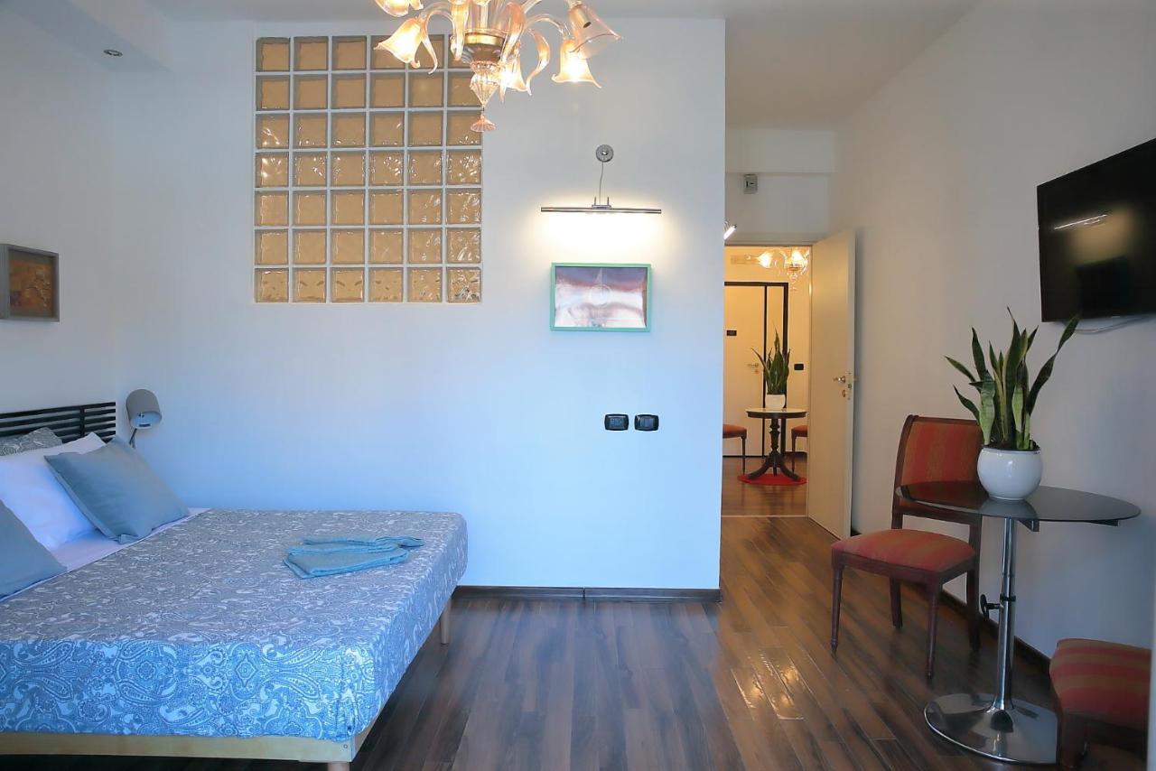 Savoia & Cavour _ Premium Signature _ Hotel Bari Luaran gambar