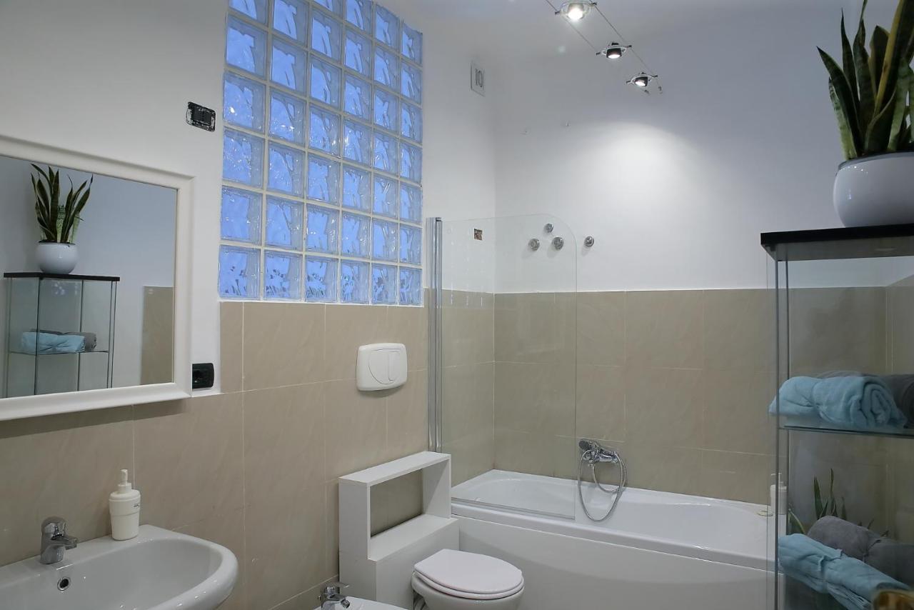 Savoia & Cavour _ Premium Signature _ Hotel Bari Luaran gambar